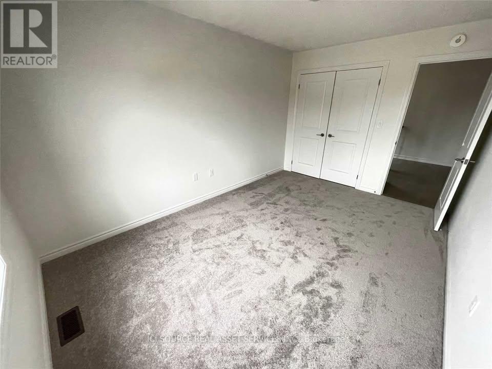 33 Macpherson Street, Whitby, ON