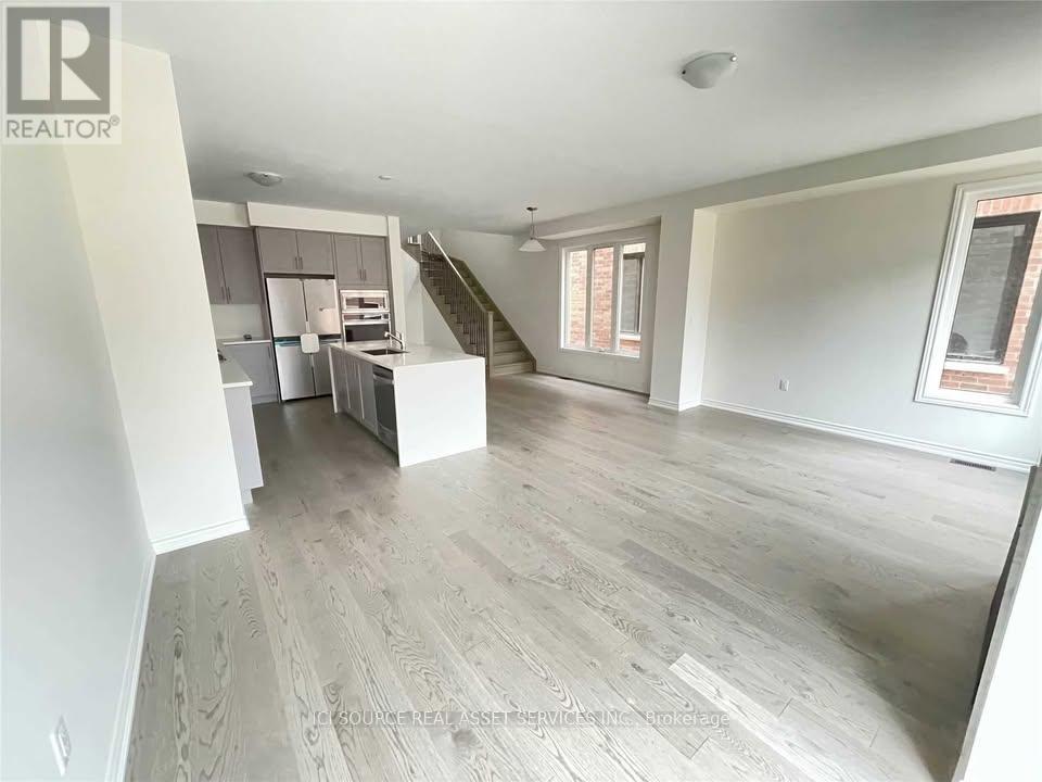 33 Macpherson Street, Whitby, ON