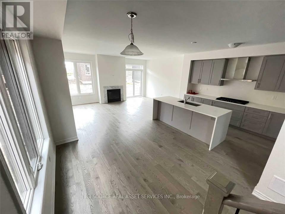 33 Macpherson Street, Whitby, ON