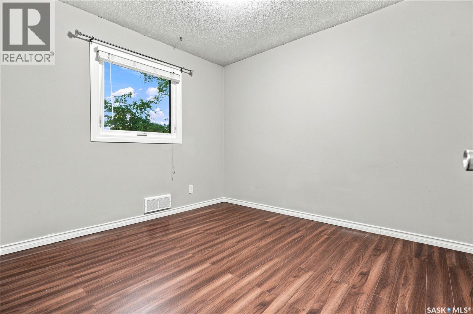 2118 Clarence Avenue S, Saskatoon, SK