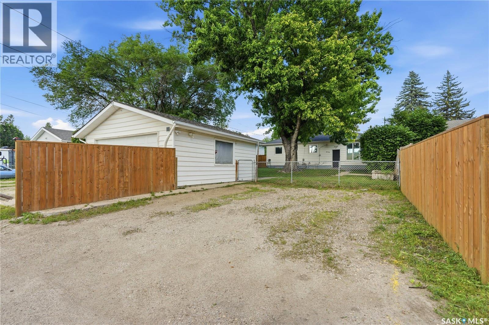 2118 Clarence Avenue S, Saskatoon, SK