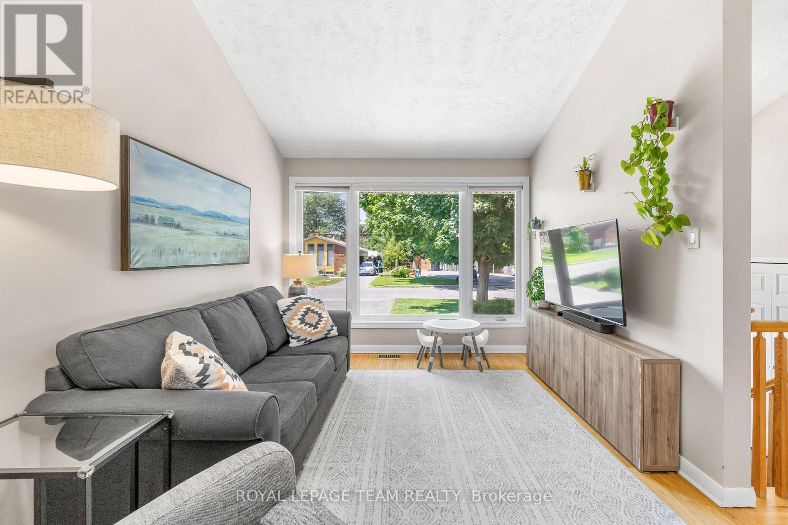 2296 Kay Street, Ottawa, ON