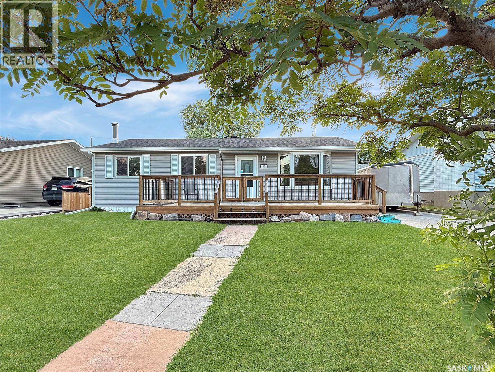 10 Macdonald Crescent, Swift Current, SK