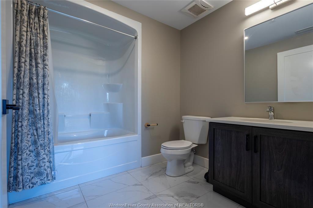 203-4578 Huron Church Line Road, Lasalle, ON