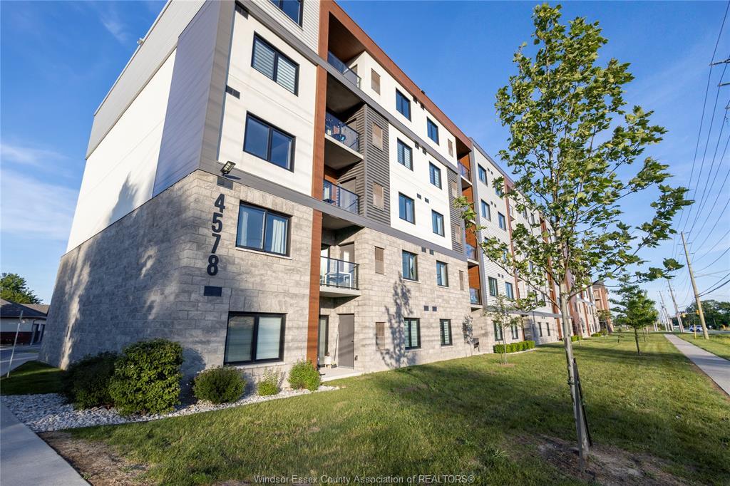 203-4578 Huron Church Line Road, Lasalle, ON