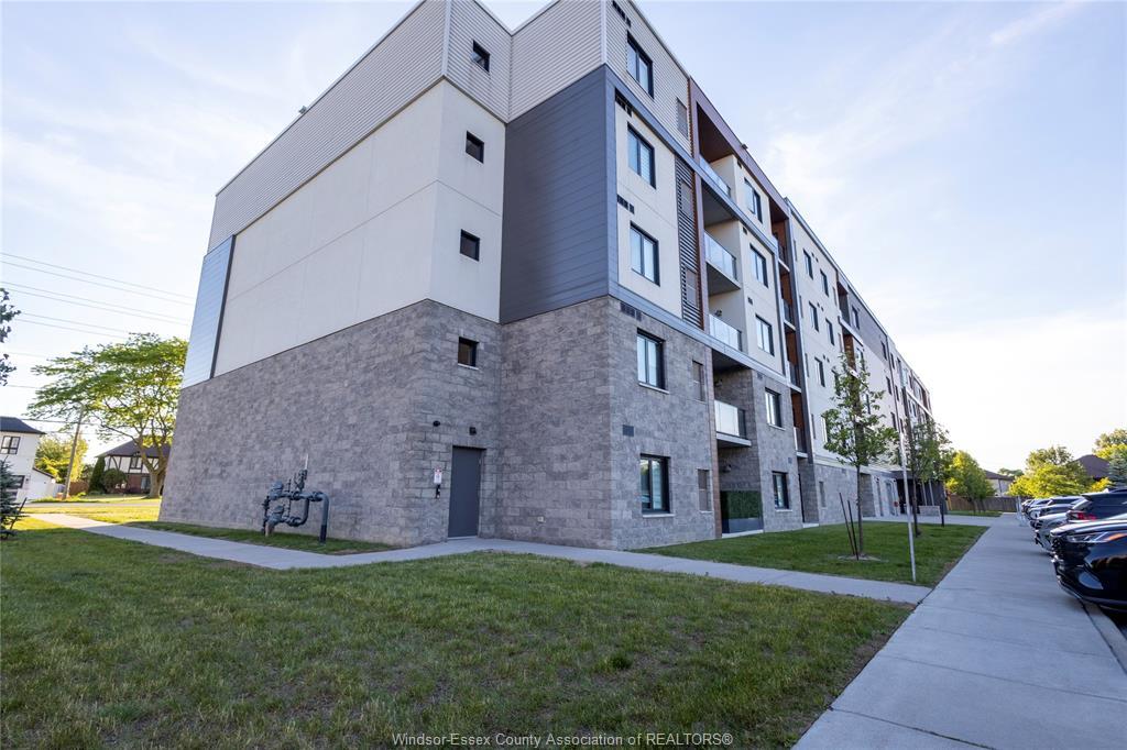 203-4578 Huron Church Line Road, Lasalle, ON