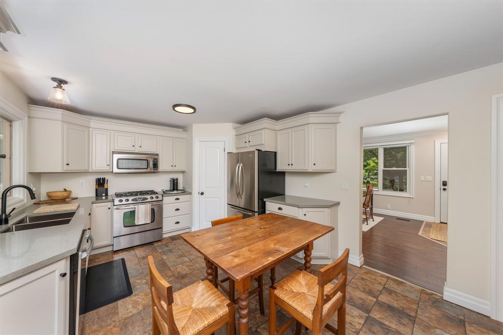 743 Errol Road East, Sarnia, ON