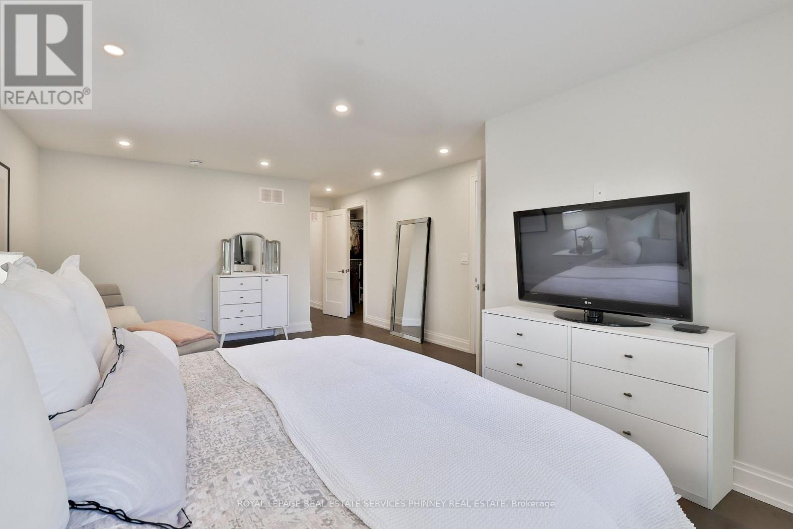6 Iroquois Avenue, Mississauga, ON