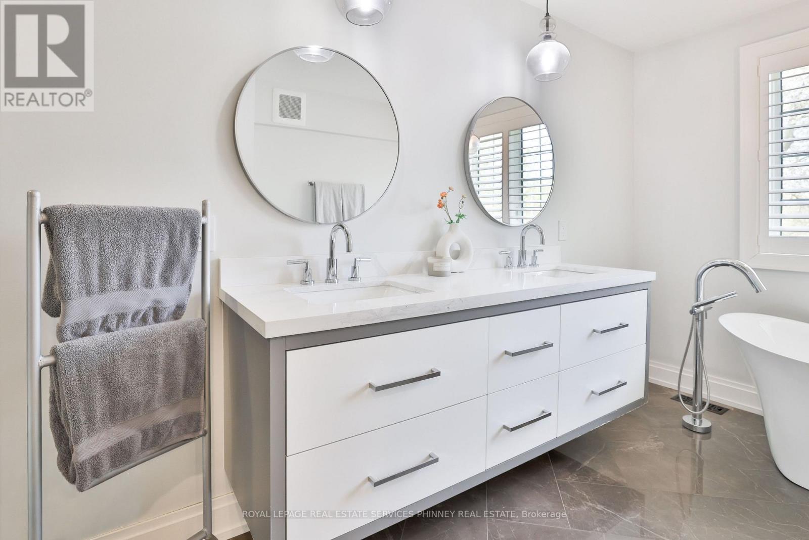 6 Iroquois Avenue, Mississauga, ON