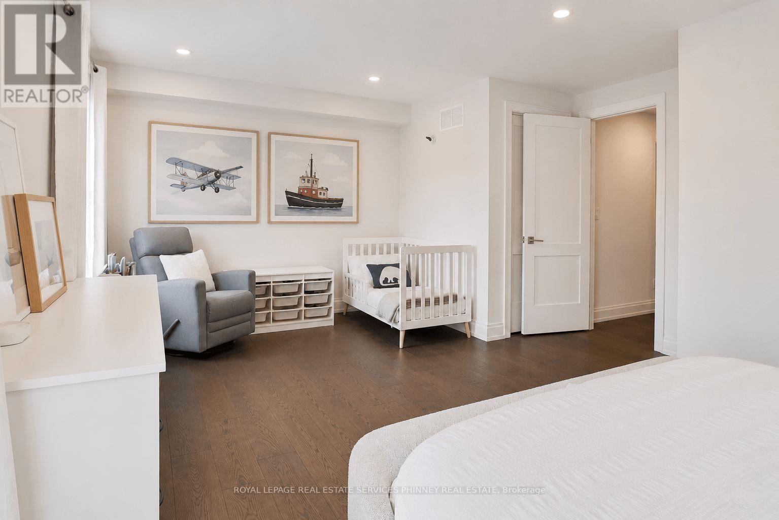 6 Iroquois Avenue, Mississauga, ON