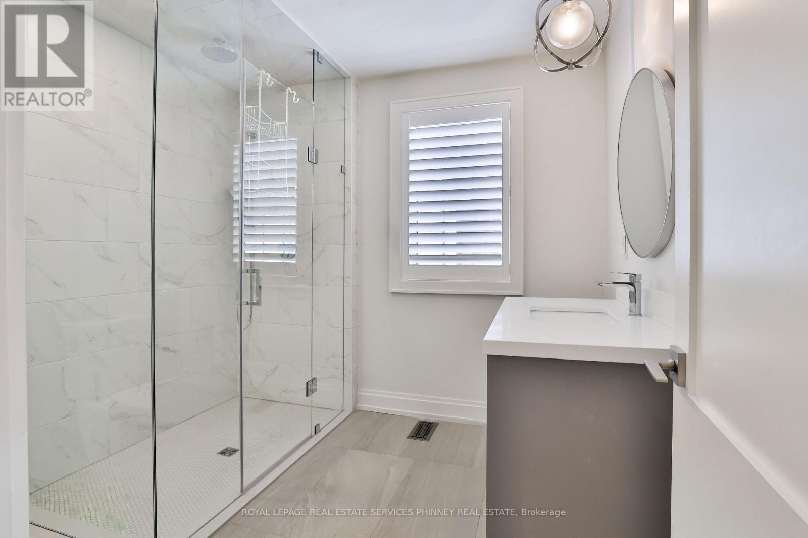 6 Iroquois Avenue, Mississauga, ON