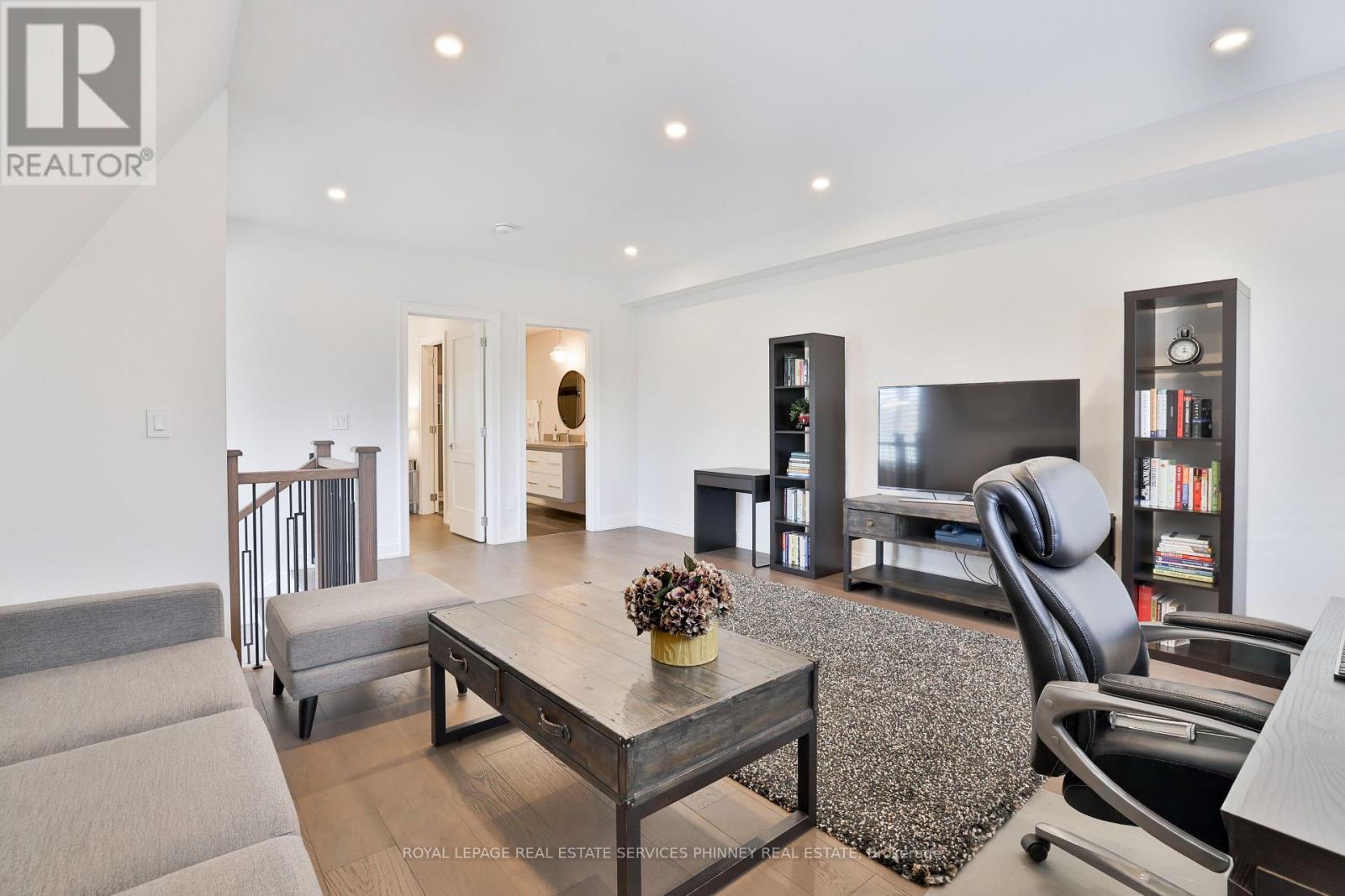 6 Iroquois Avenue, Mississauga, ON