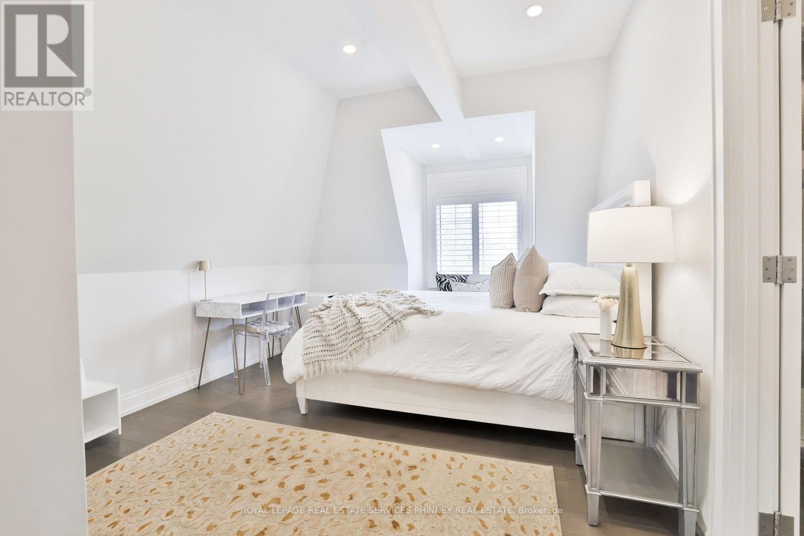 6 Iroquois Avenue, Mississauga, ON