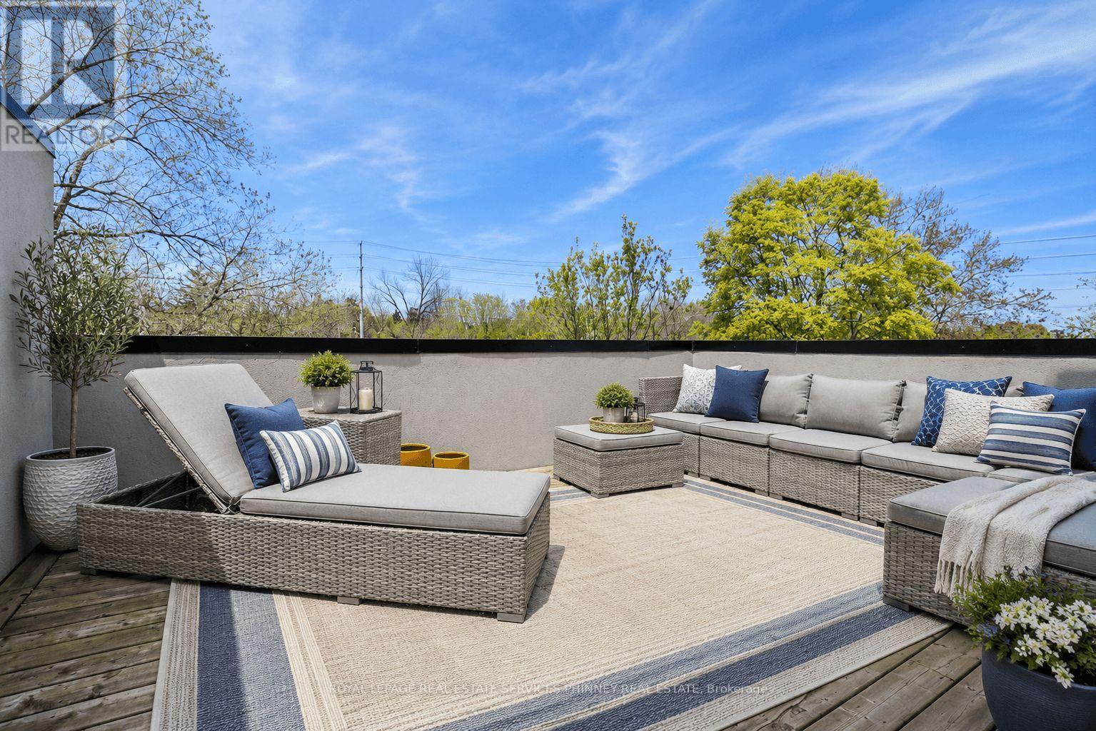 6 Iroquois Avenue, Mississauga, ON