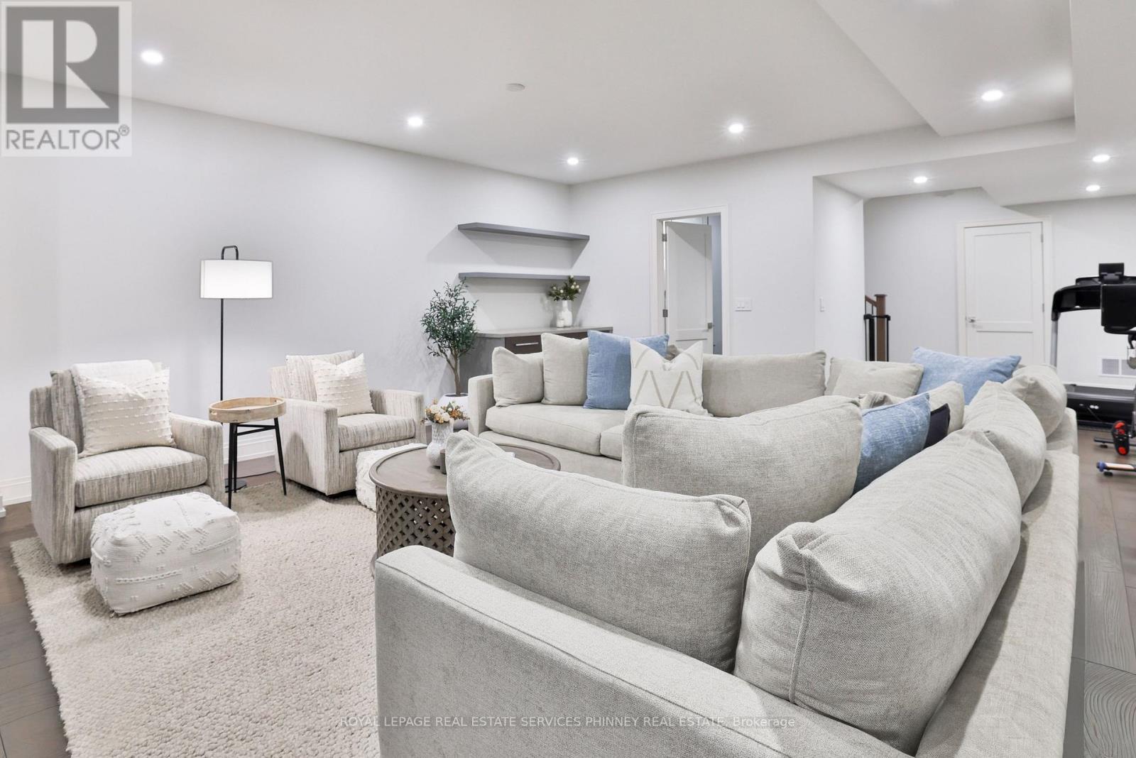 6 Iroquois Avenue, Mississauga, ON