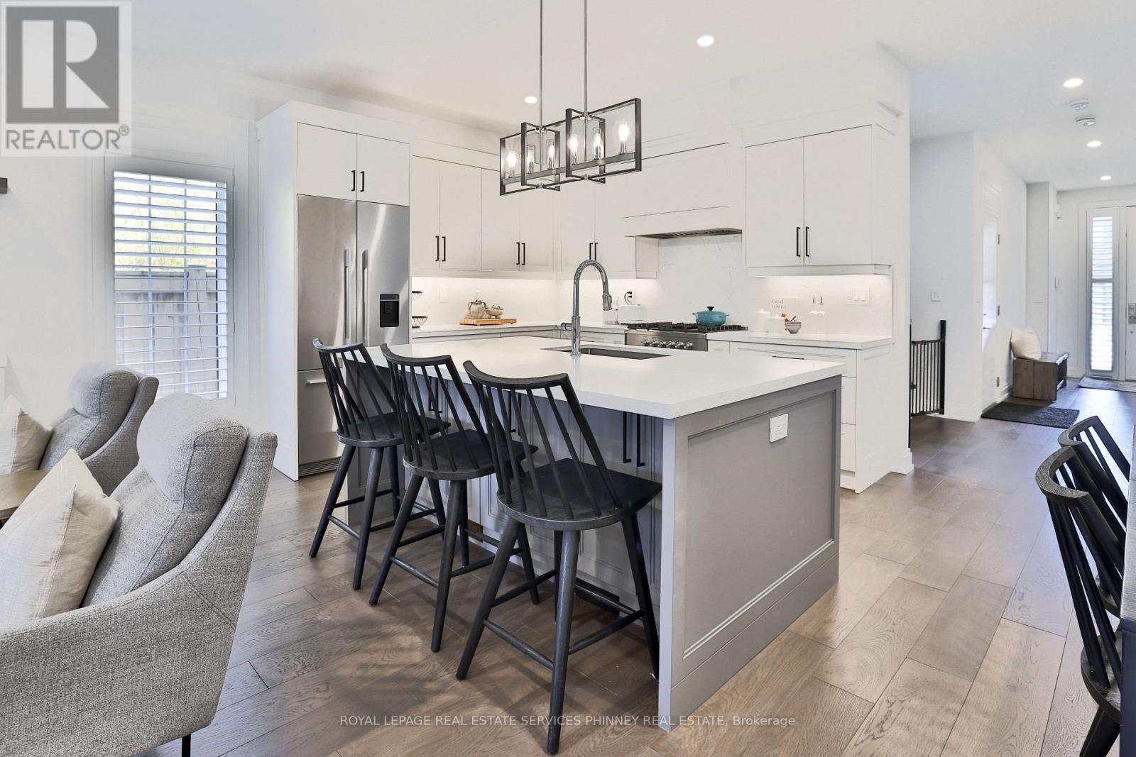 6 Iroquois Avenue, Mississauga, ON