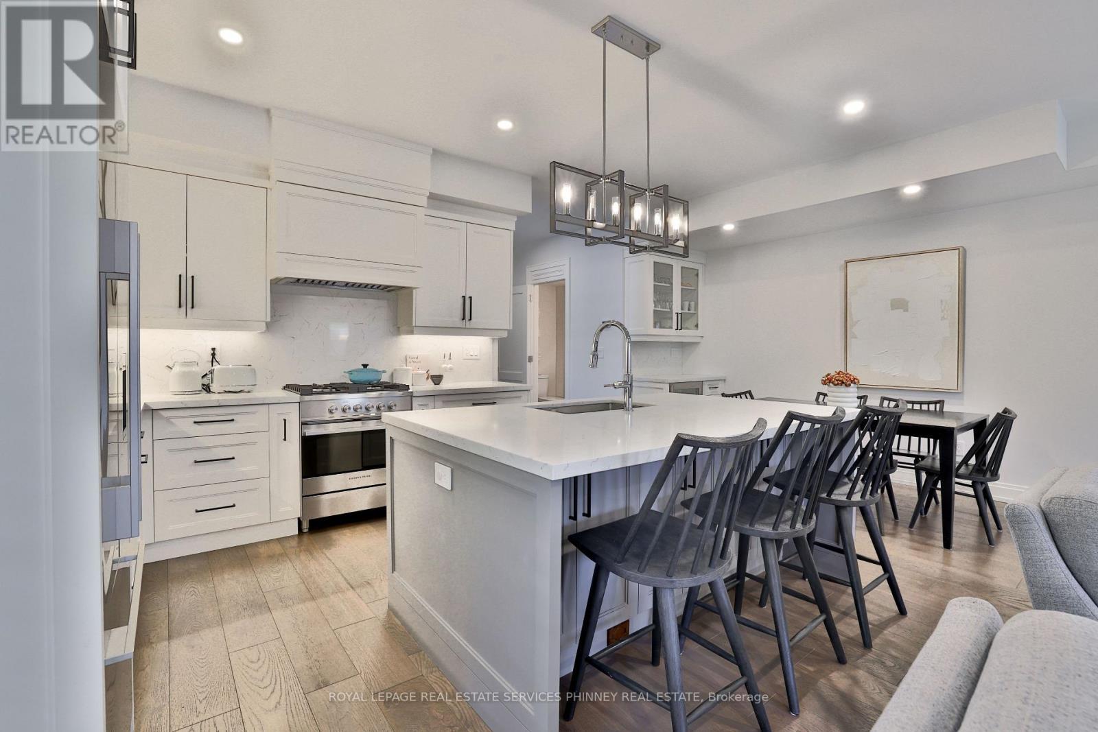 6 Iroquois Avenue, Mississauga, ON