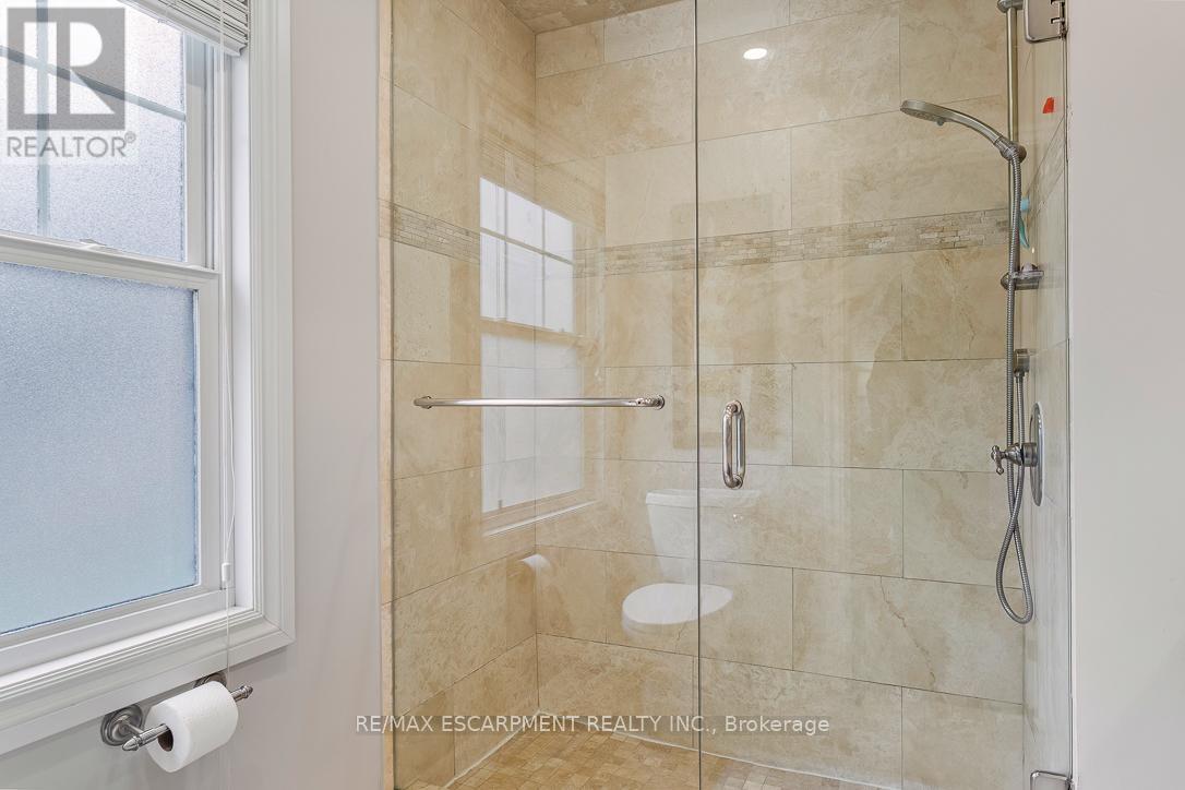 996 Cresthampton Lane, Mississauga, ON