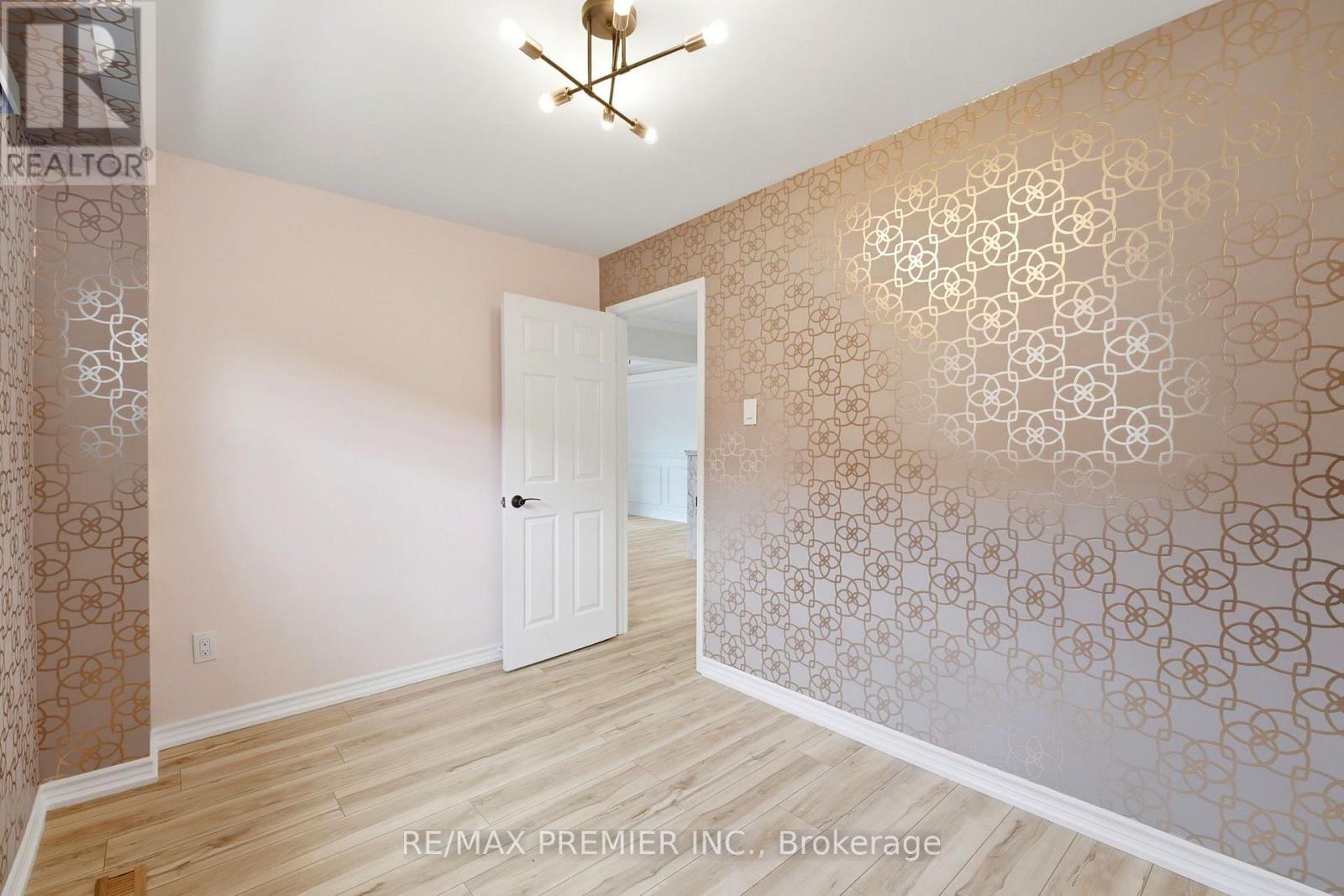 Ground & Lower - 21 Avon Crescent, Vaughan, ON - Indoor Photo Showing Other Room
