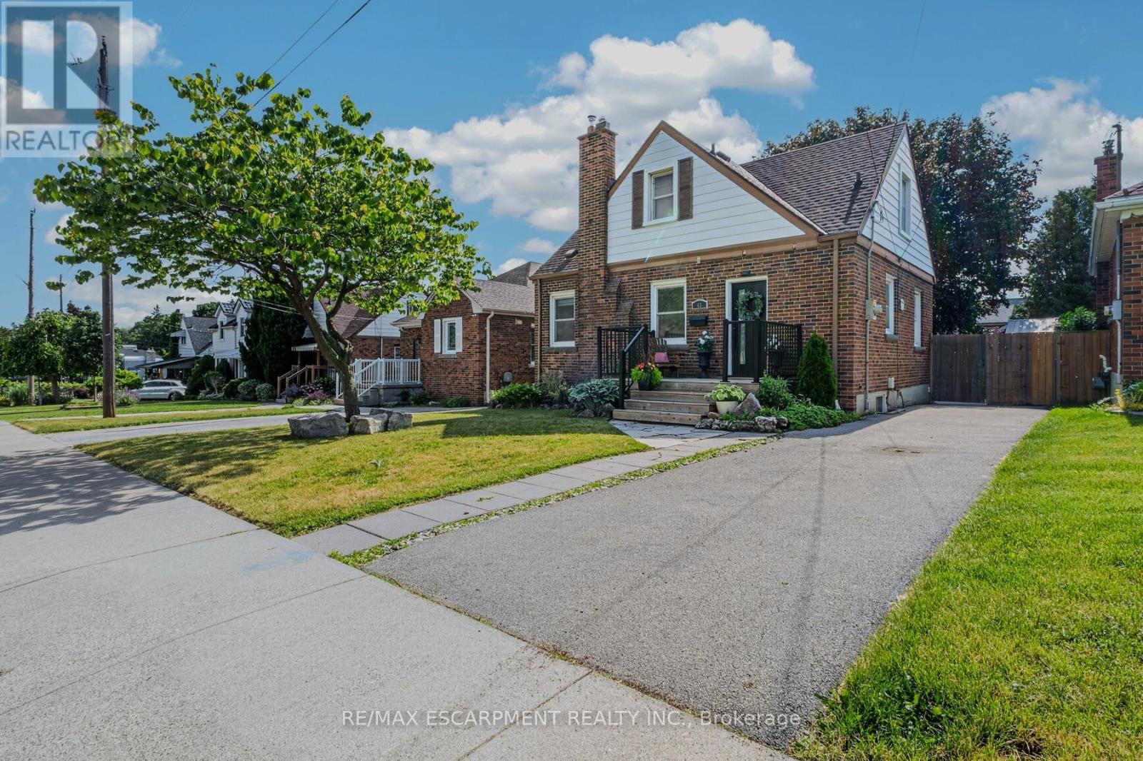 43 Woodbridge Road, Hamilton, ON