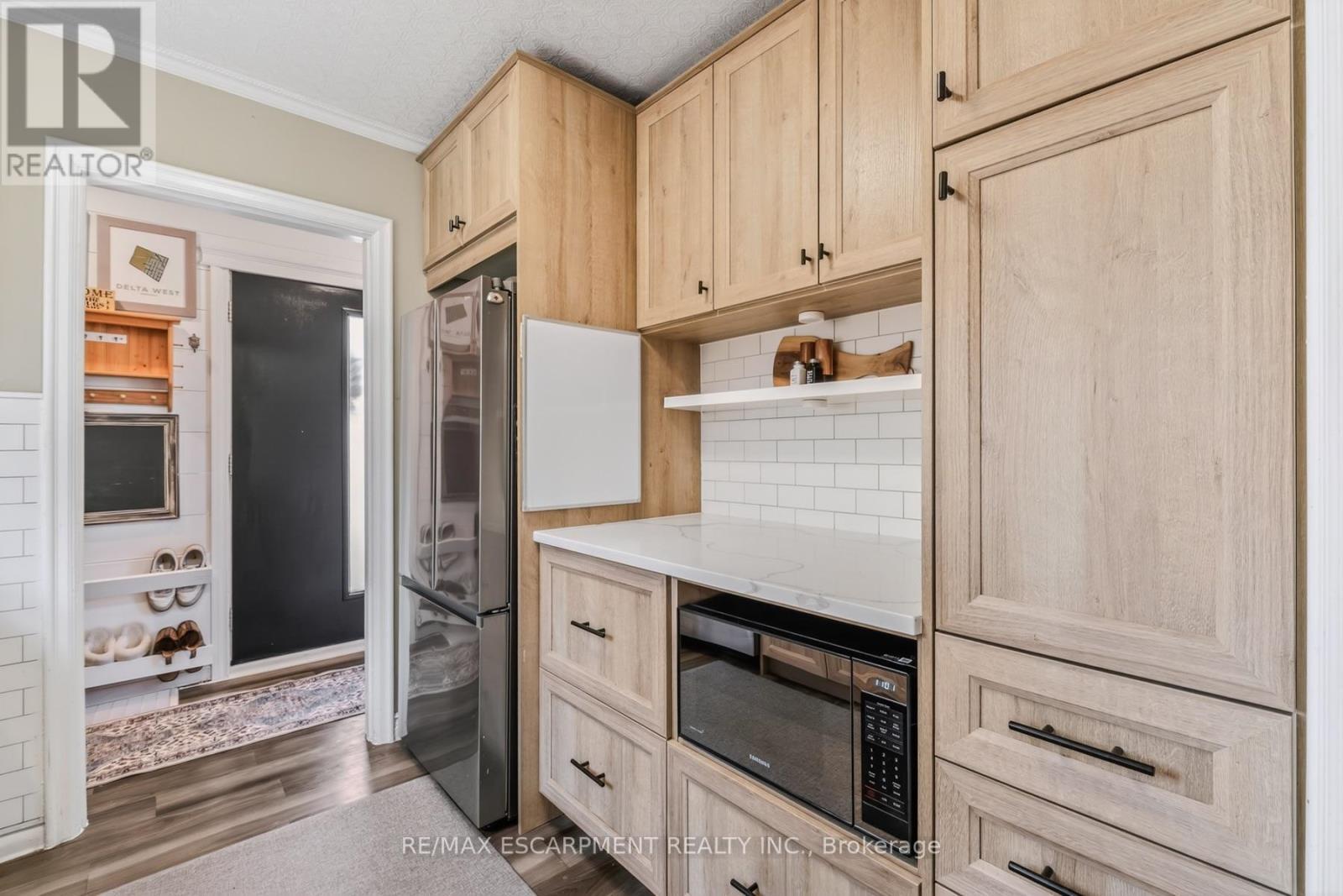 43 Woodbridge Road, Hamilton, ON
