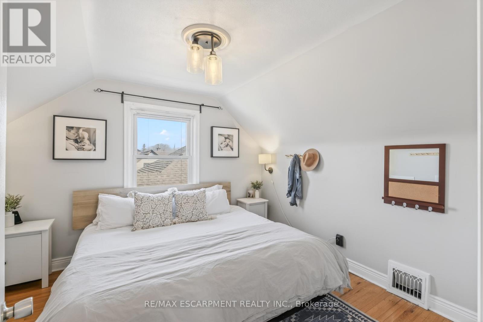43 Woodbridge Road, Hamilton, ON
