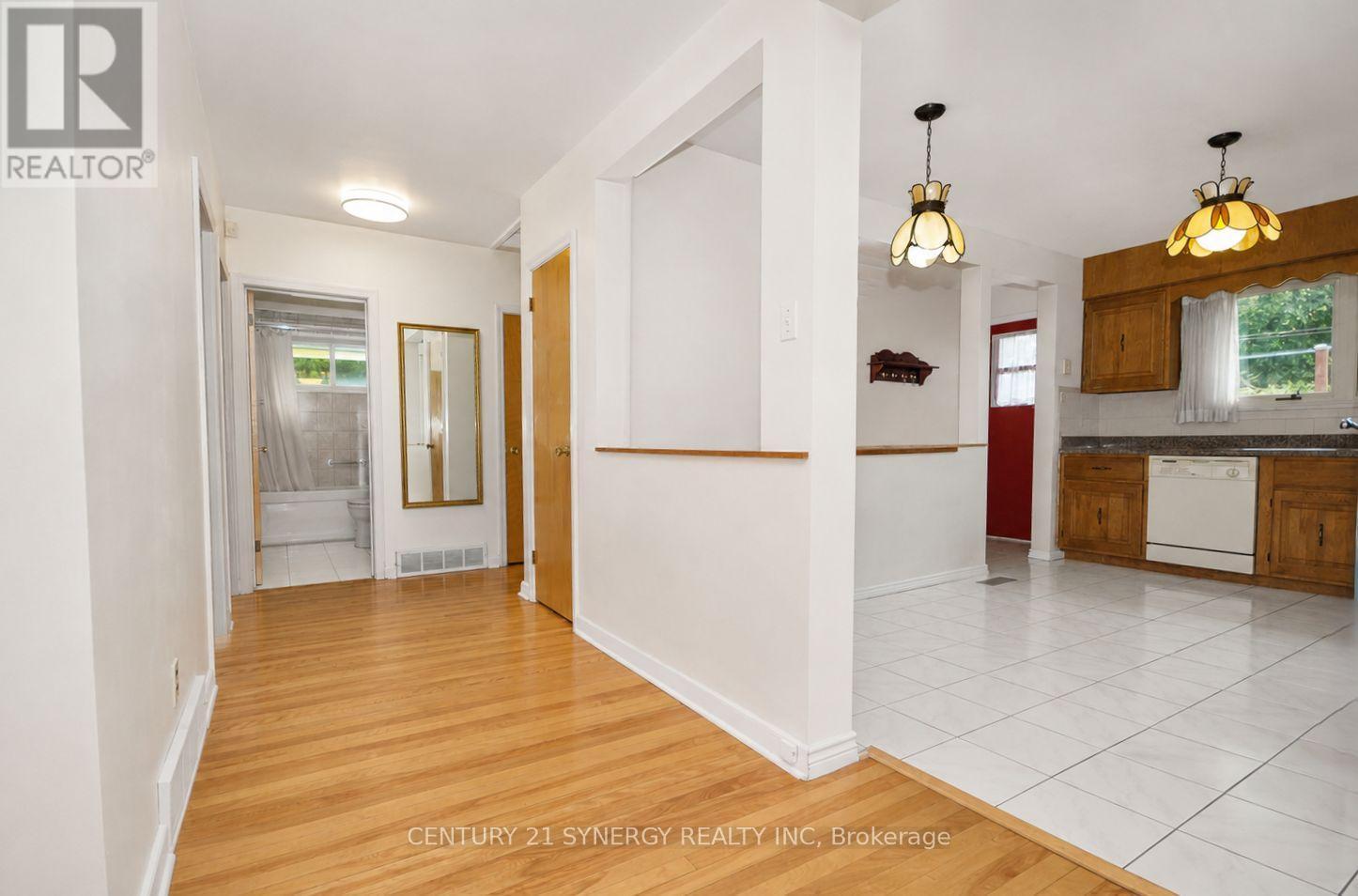 2148 Iris Street, Ottawa, ON