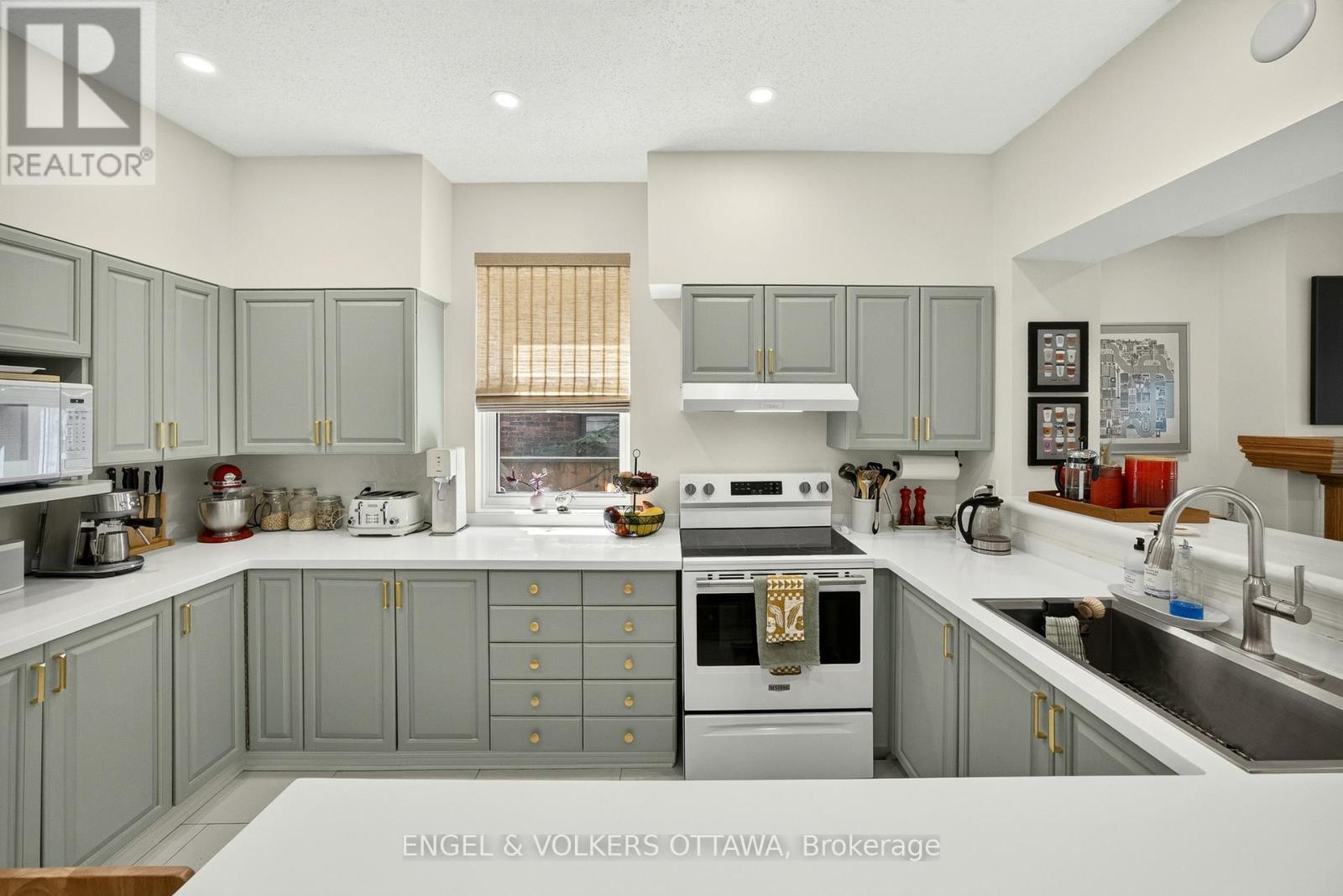 68 Upper Lorne Place, Ottawa, ON