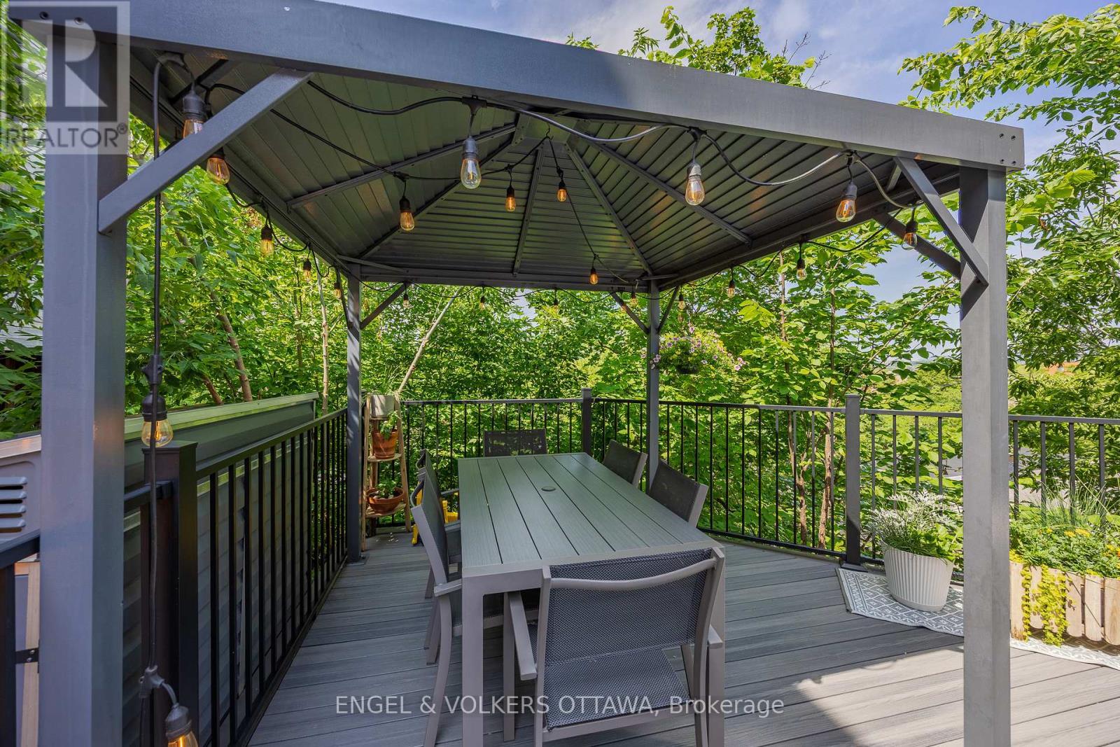 68 Upper Lorne Place, Ottawa, ON