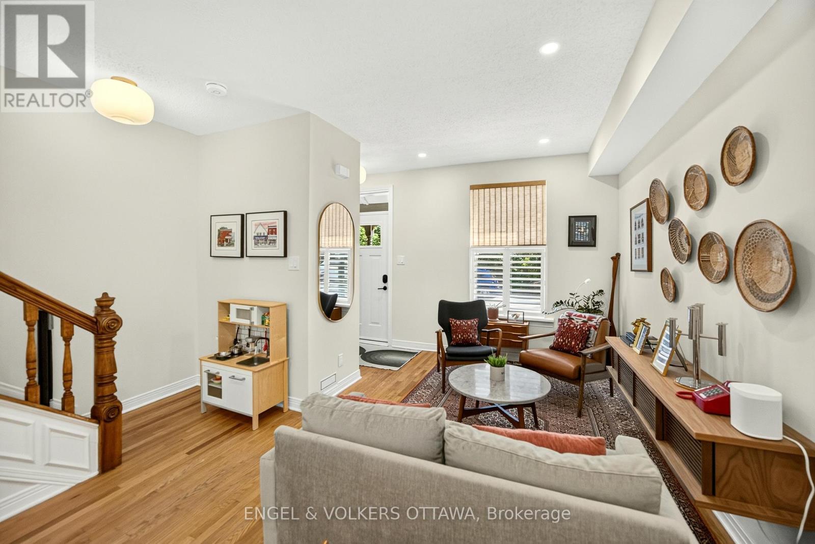 68 Upper Lorne Place, Ottawa, ON