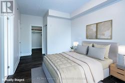 large walk-in closet (virtually staged) - 