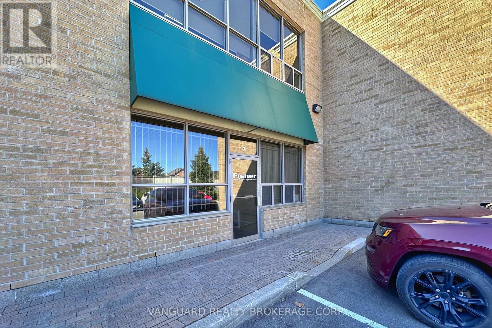 7 - 411 Confederation Parkway, Vaughan, ON