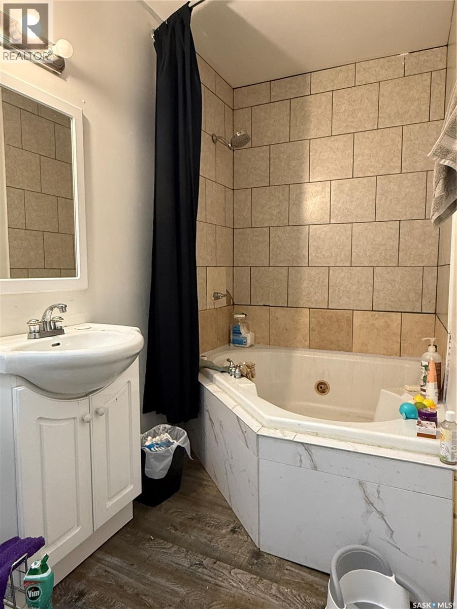 707 Railway Avenue, Neudorf, SK