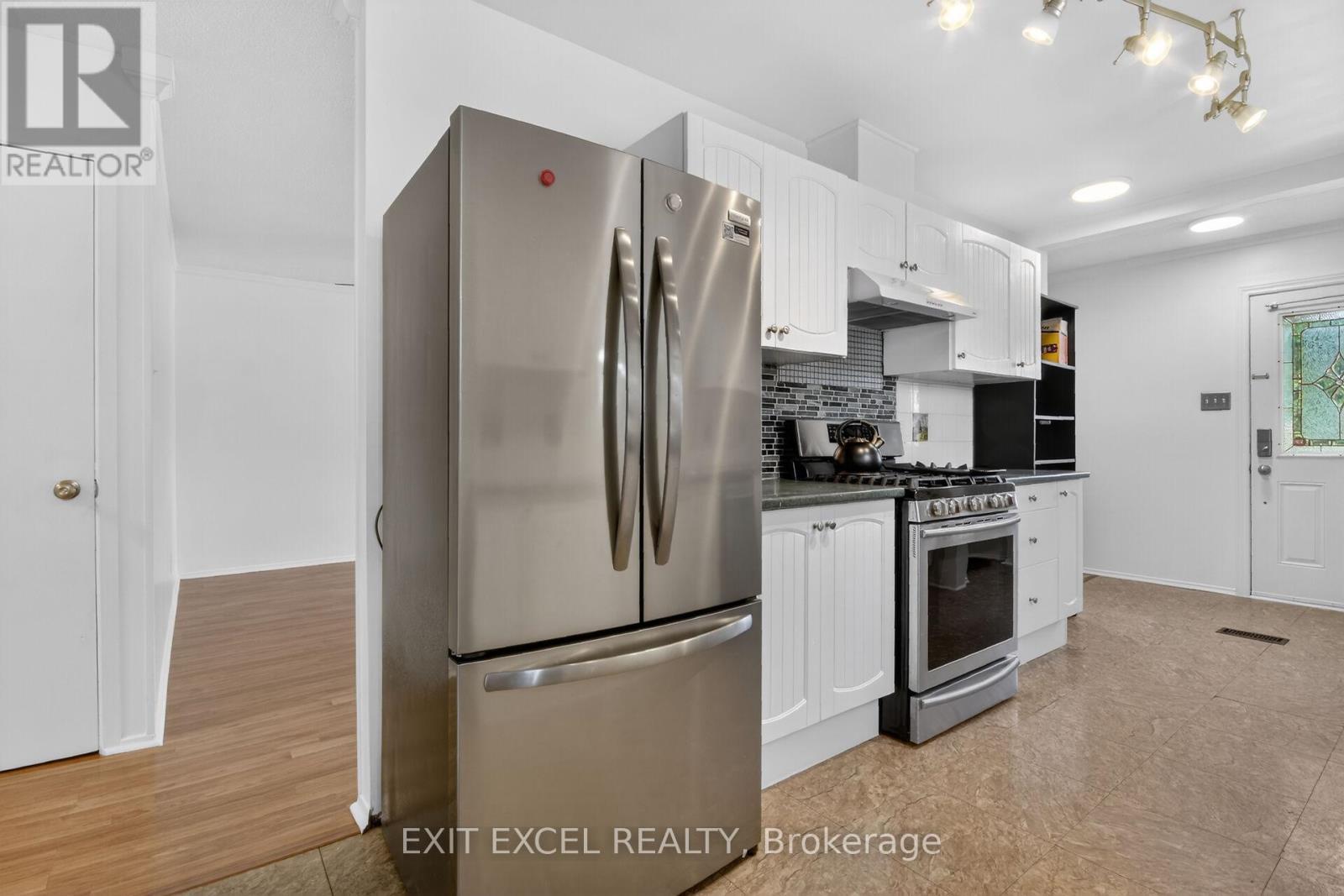 283 Mcelroy Drive, Ottawa, ON