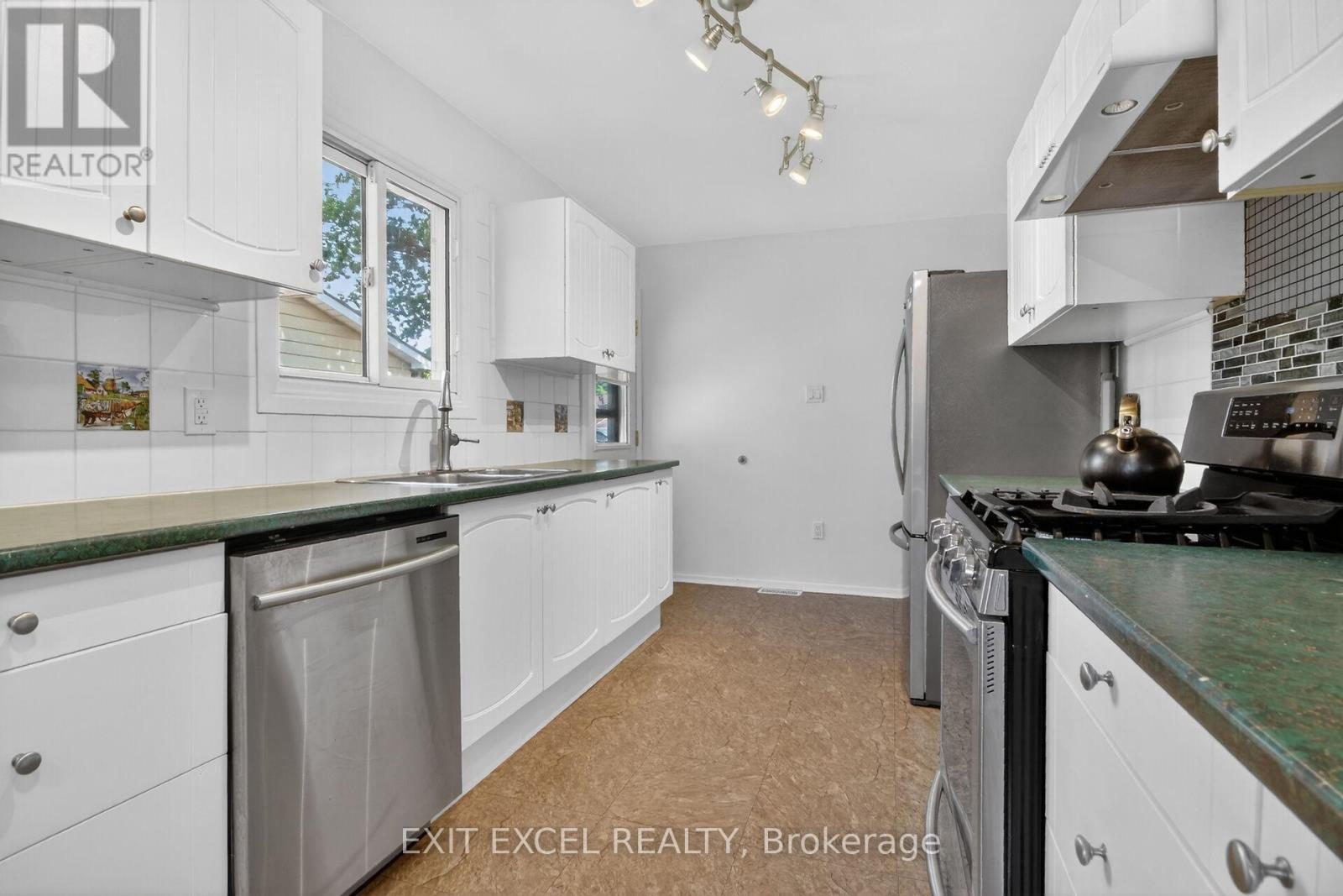 283 Mcelroy Drive, Ottawa, ON