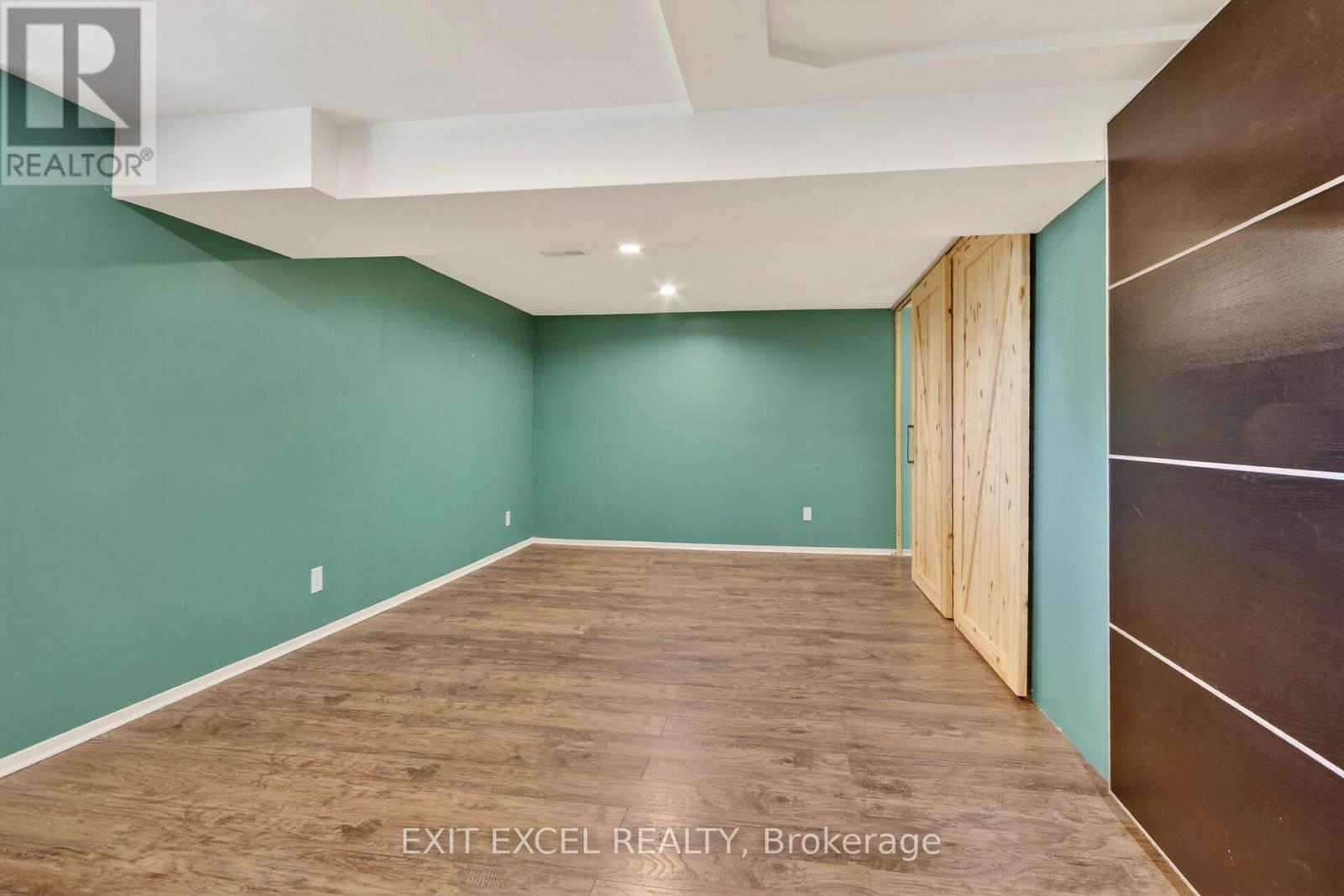 283 Mcelroy Drive, Ottawa, ON