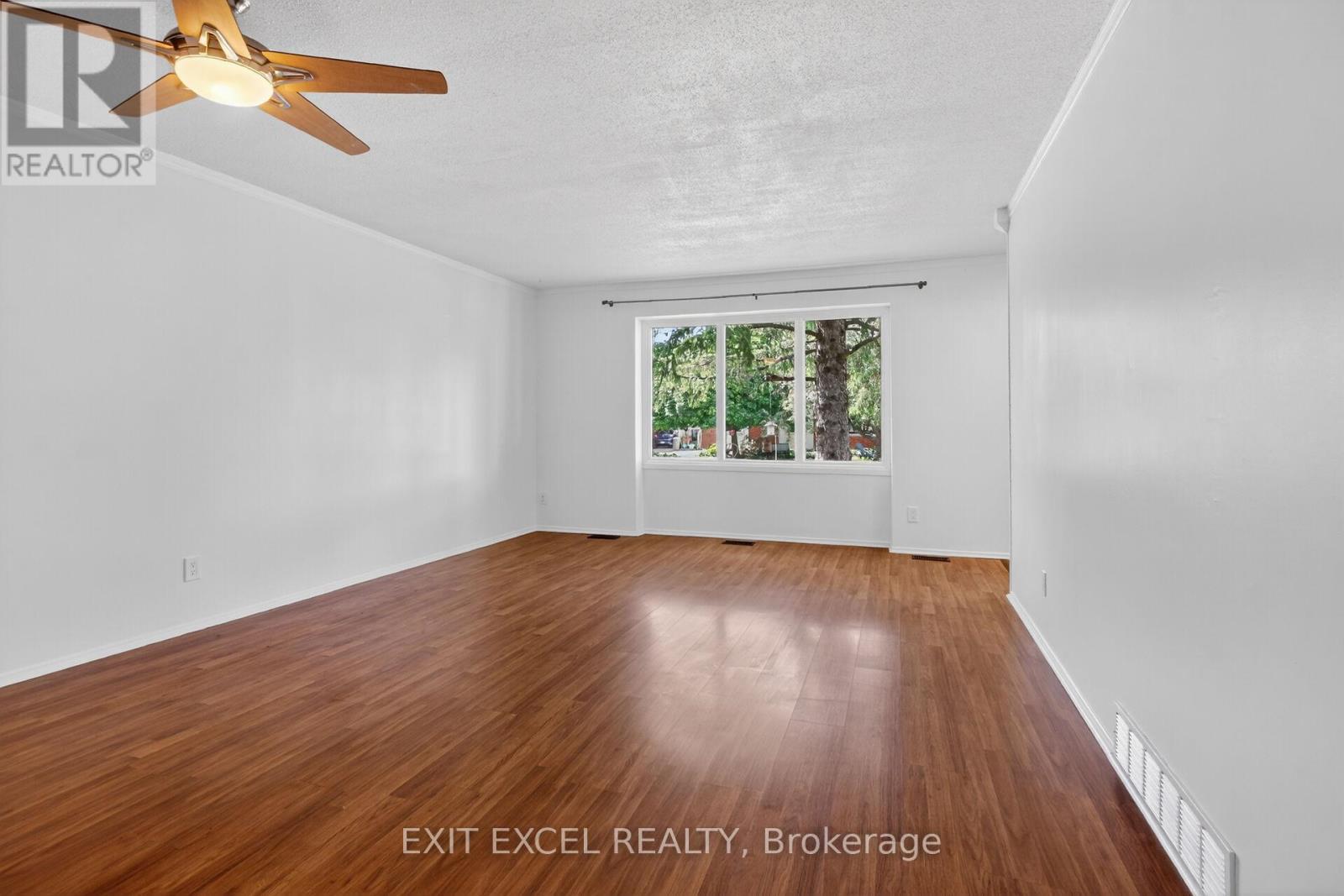 283 Mcelroy Drive, Ottawa, ON