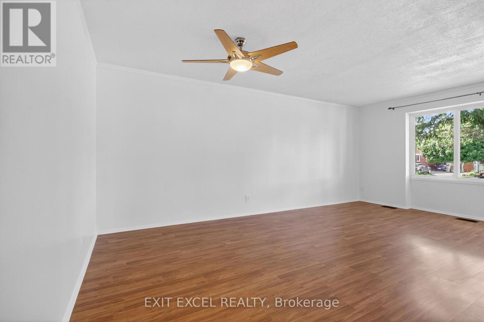 283 Mcelroy Drive, Ottawa, ON