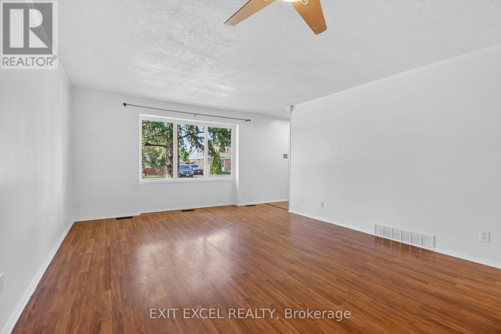 283 Mcelroy Drive, Ottawa, ON