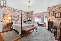 Primary bdrm, 4pc ensuite, walk-in closet, walkout - 