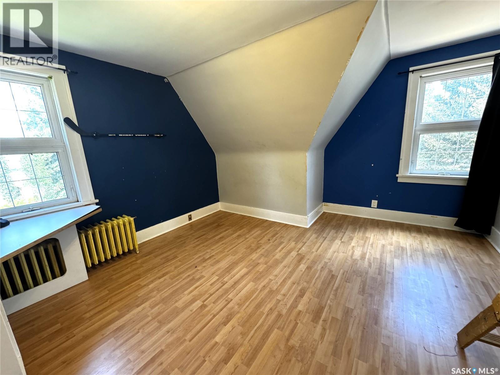 215 7Th Avenue E, Shaunavon, SK