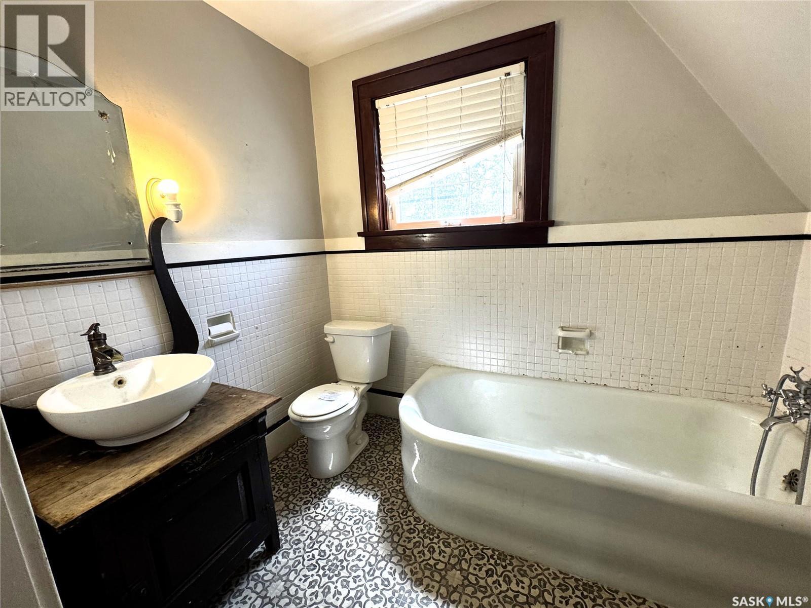 215 7Th Avenue E, Shaunavon, SK