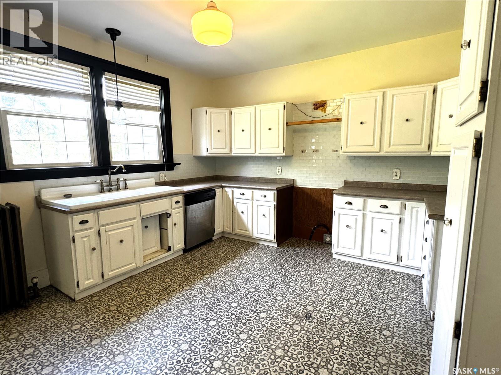 215 7Th Avenue E, Shaunavon, SK