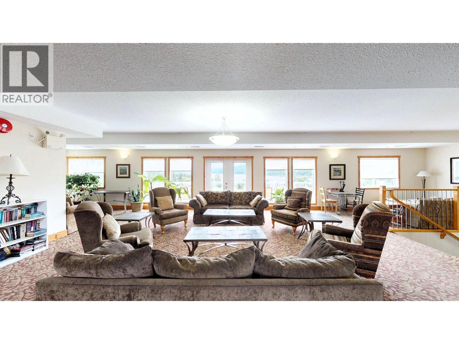 701 14A Crescent Unit# 213 I, Invermere, BC - Indoor Photo Showing Living Room