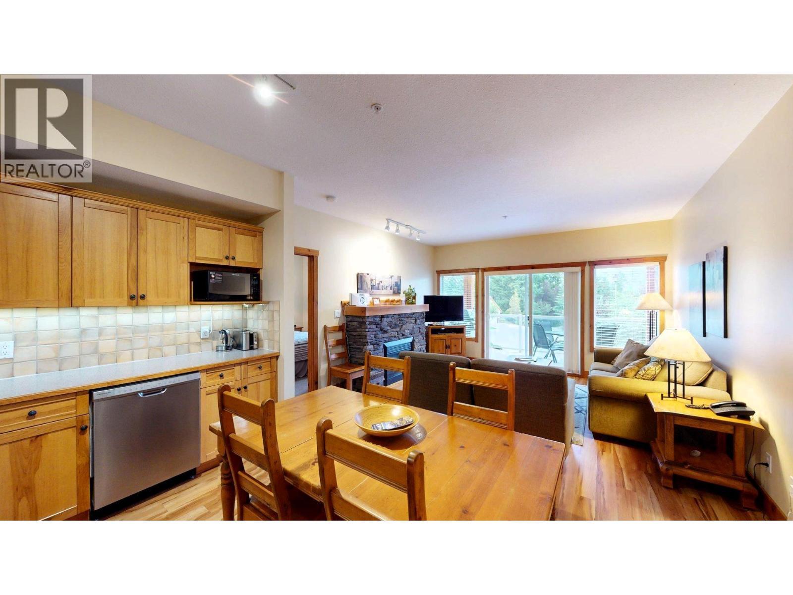 701 14A Crescent Unit# 213 I, Invermere, BC - Indoor