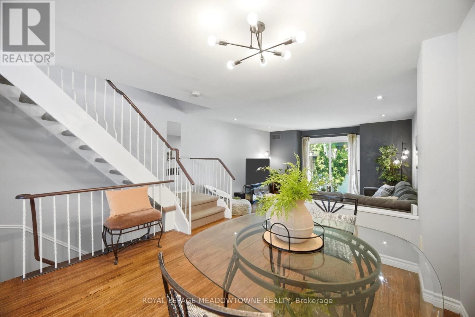 16 Dutch Myrtle Way, Toronto, ON