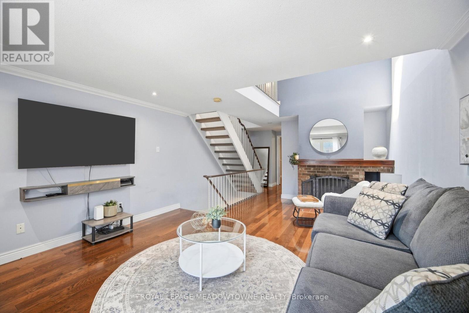16 Dutch Myrtle Way, Toronto, ON