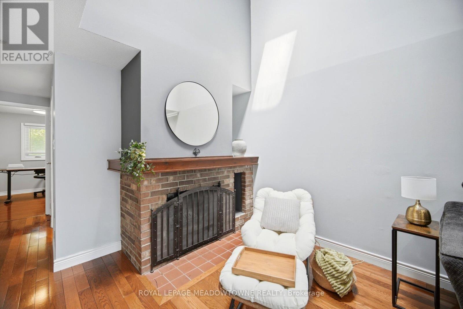 16 Dutch Myrtle Way, Toronto, ON