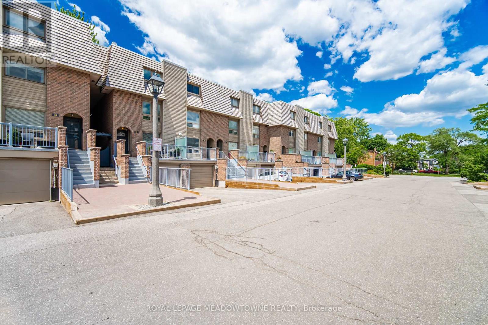 16 Dutch Myrtle Way, Toronto, ON