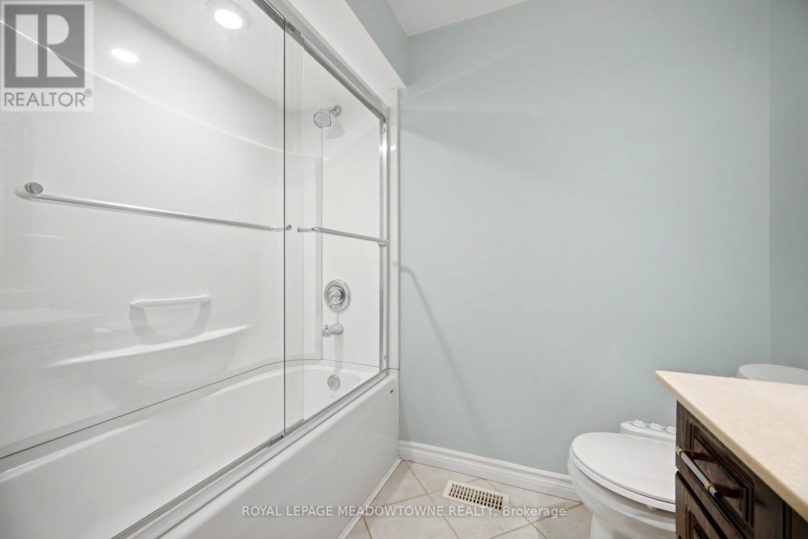 16 Dutch Myrtle Way, Toronto, ON